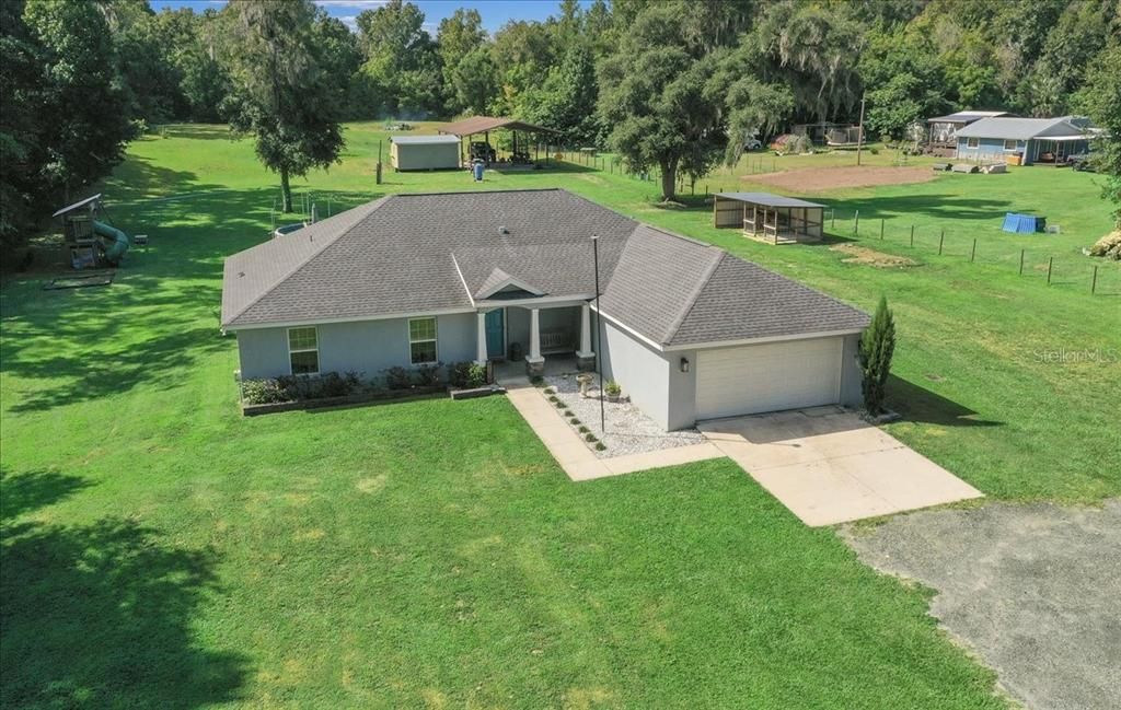 Под контрактом: $565,900 (4 спален, 3 ванн, 1882 Квадратных фут)