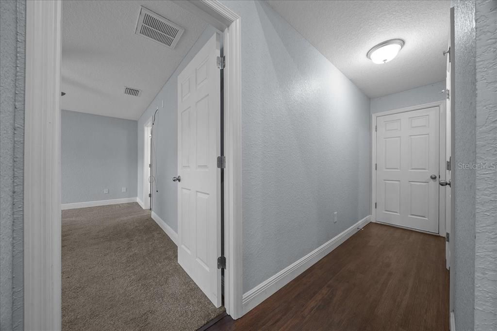 Под контрактом: $565,900 (4 спален, 3 ванн, 1882 Квадратных фут)