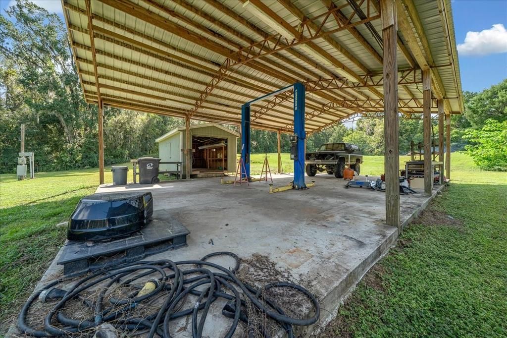 Под контрактом: $565,900 (4 спален, 3 ванн, 1882 Квадратных фут)