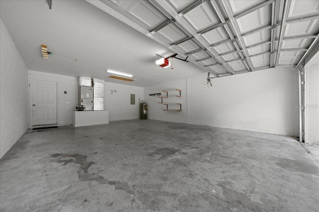 Под контрактом: $565,900 (4 спален, 3 ванн, 1882 Квадратных фут)