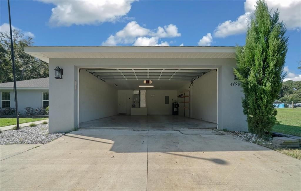 Под контрактом: $565,900 (4 спален, 3 ванн, 1882 Квадратных фут)