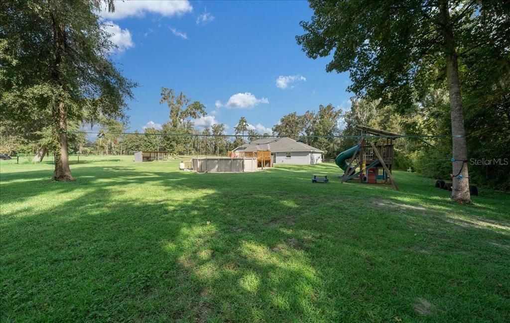 Под контрактом: $565,900 (4 спален, 3 ванн, 1882 Квадратных фут)