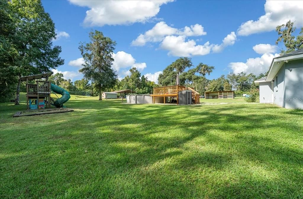 Под контрактом: $565,900 (4 спален, 3 ванн, 1882 Квадратных фут)