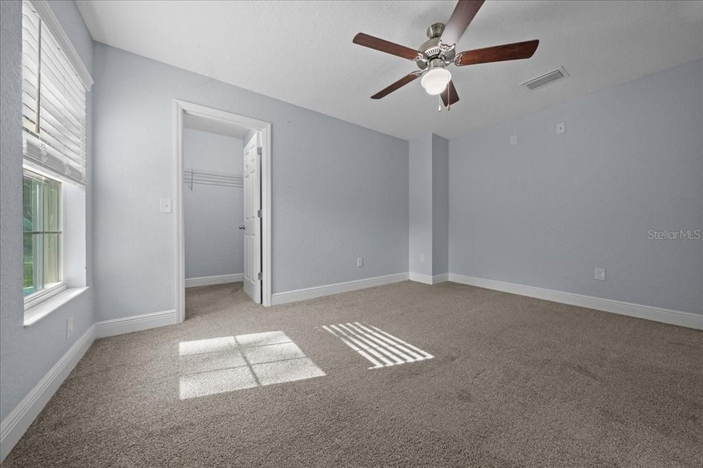 Под контрактом: $565,900 (4 спален, 3 ванн, 1882 Квадратных фут)