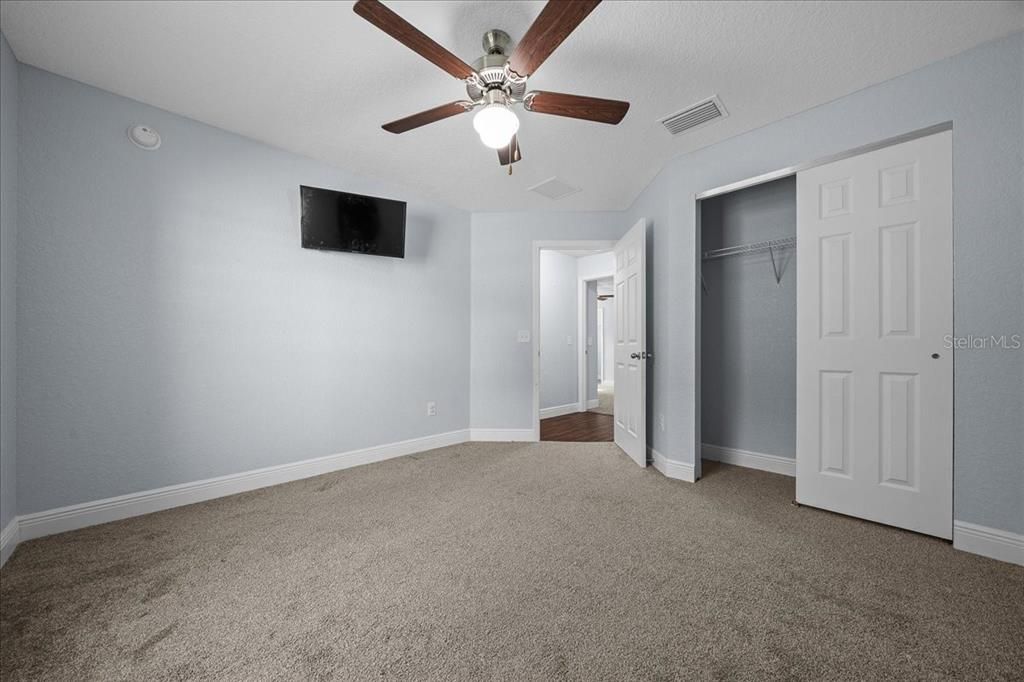 Под контрактом: $565,900 (4 спален, 3 ванн, 1882 Квадратных фут)