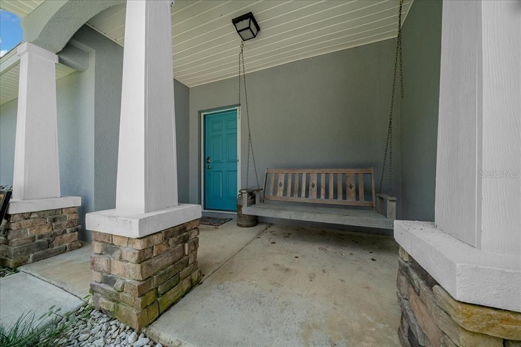 Под контрактом: $565,900 (4 спален, 3 ванн, 1882 Квадратных фут)