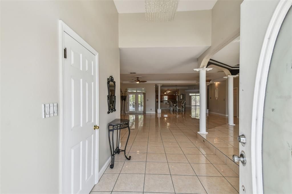 出租: $5,200 (4 贝兹, 5 浴室, 4440 平方英尺)