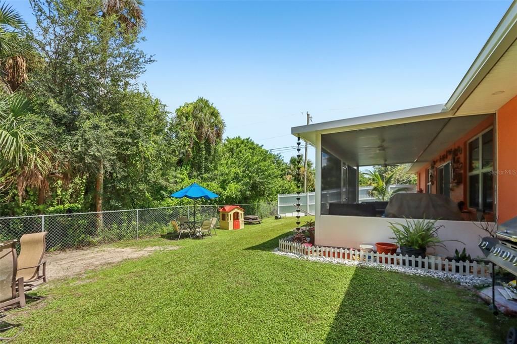 На продажу: $320,000 (3 спален, 2 ванн, 1497 Квадратных фут)