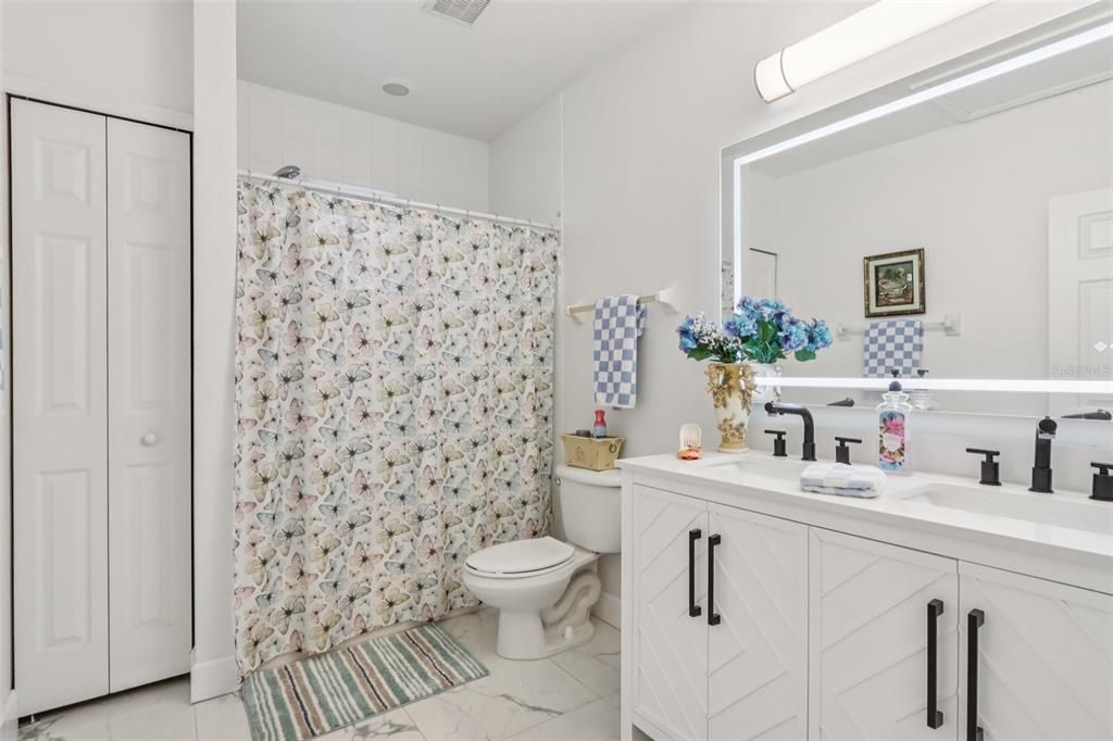 На продажу: $320,000 (3 спален, 2 ванн, 1497 Квадратных фут)