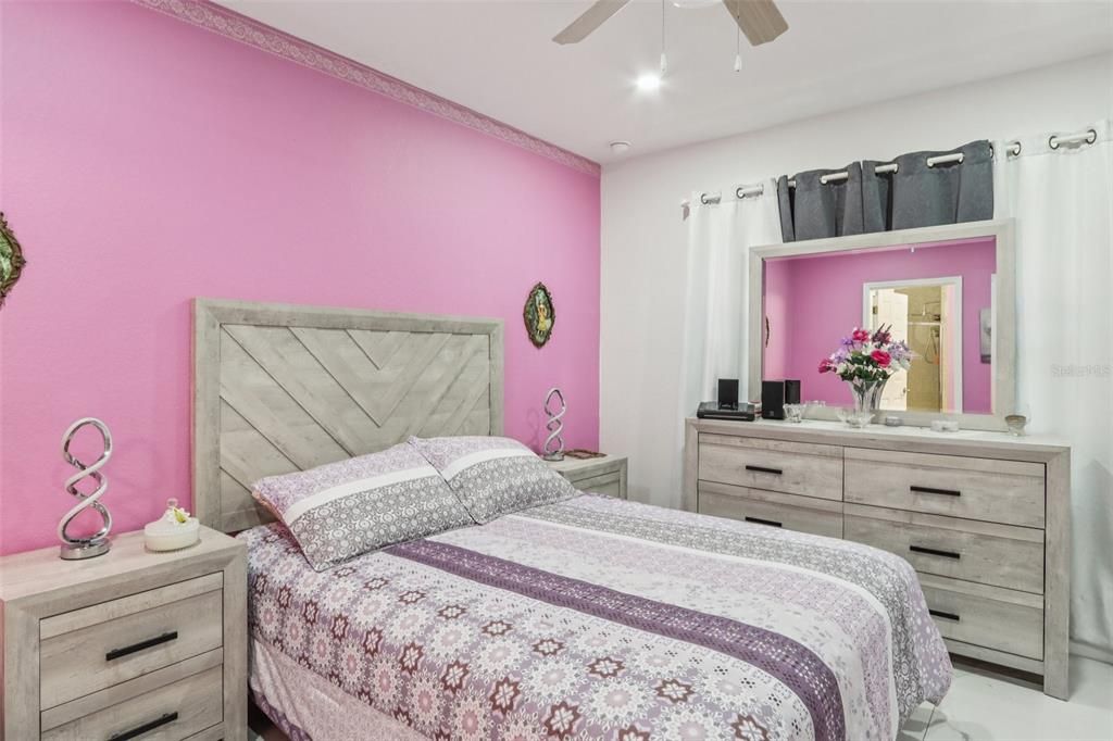 На продажу: $320,000 (3 спален, 2 ванн, 1497 Квадратных фут)