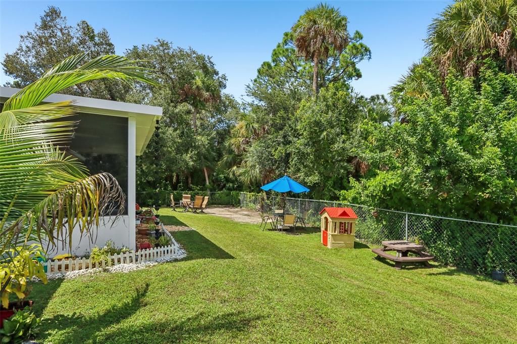 На продажу: $320,000 (3 спален, 2 ванн, 1497 Квадратных фут)