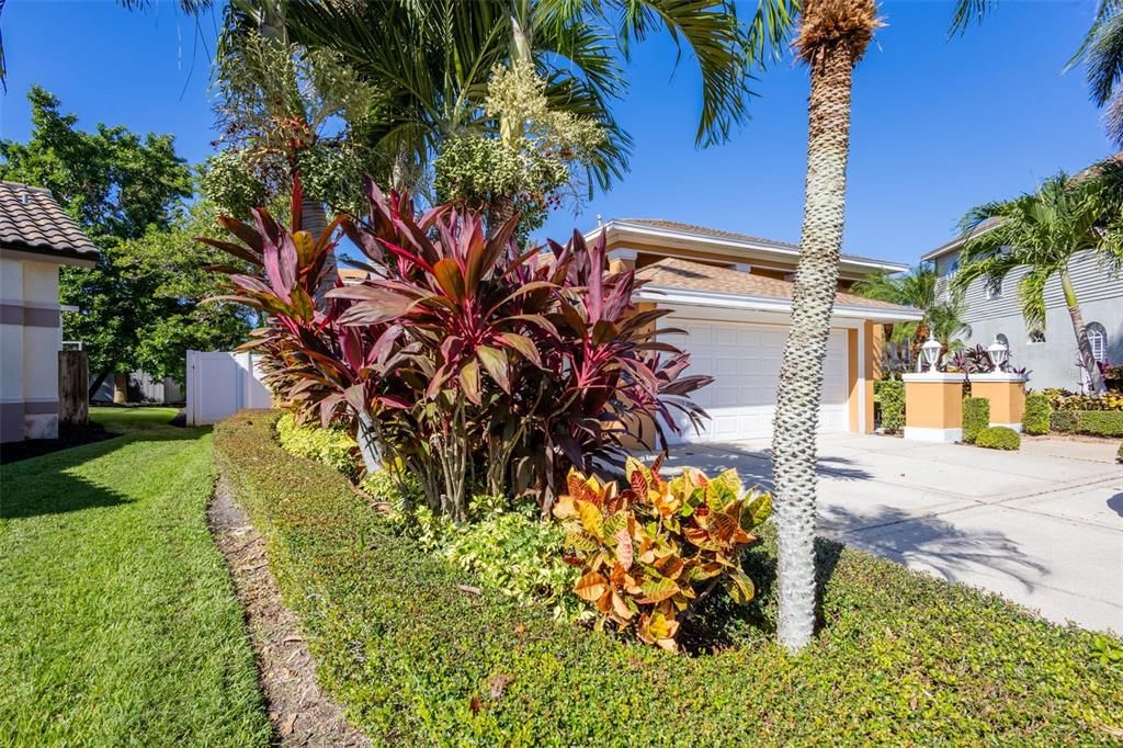 For Sale: $899,900 (4 beds, 3 baths, 3137 Square Feet)