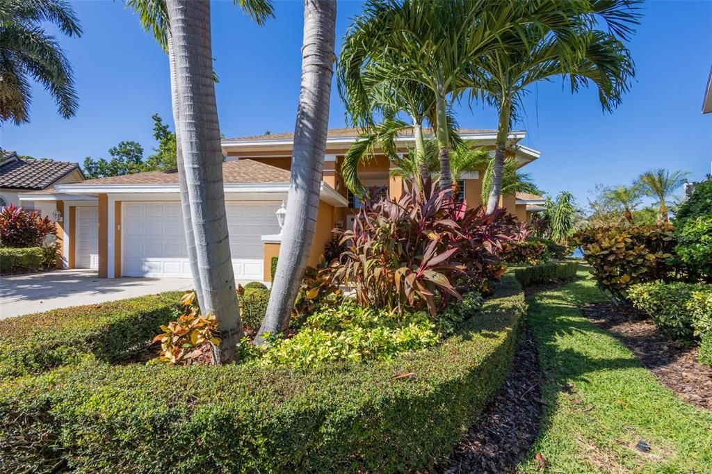 For Sale: $899,900 (4 beds, 3 baths, 3137 Square Feet)