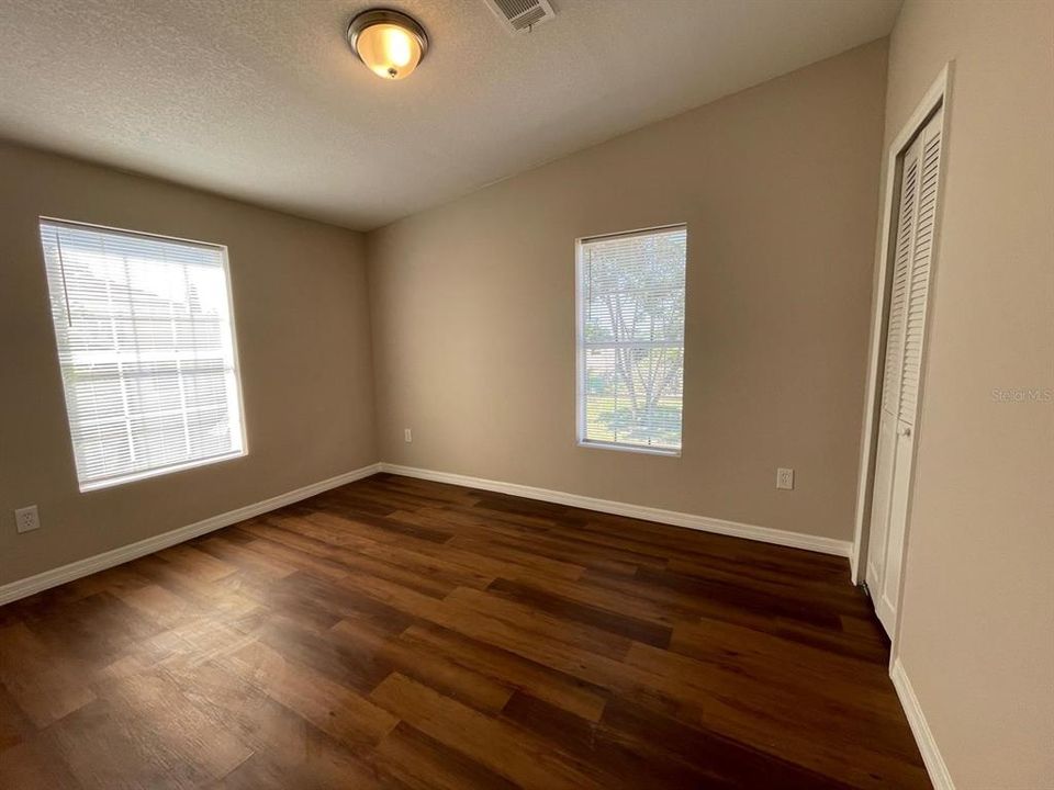 For Sale: $229,900 (3 beds, 2 baths, 1296 Square Feet)