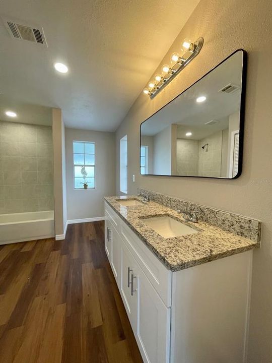 For Sale: $229,900 (3 beds, 2 baths, 1296 Square Feet)