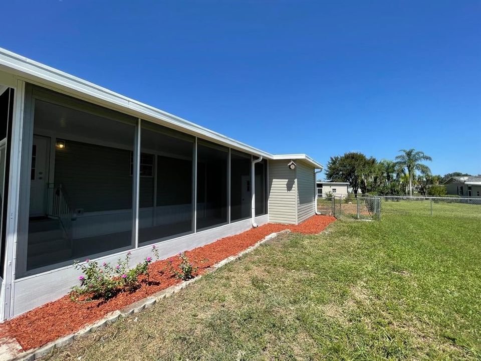 For Sale: $229,900 (3 beds, 2 baths, 1296 Square Feet)