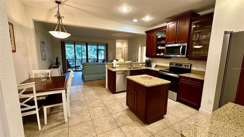 待售: $669,000 (3 贝兹, 2 浴室, 2435 平方英尺)