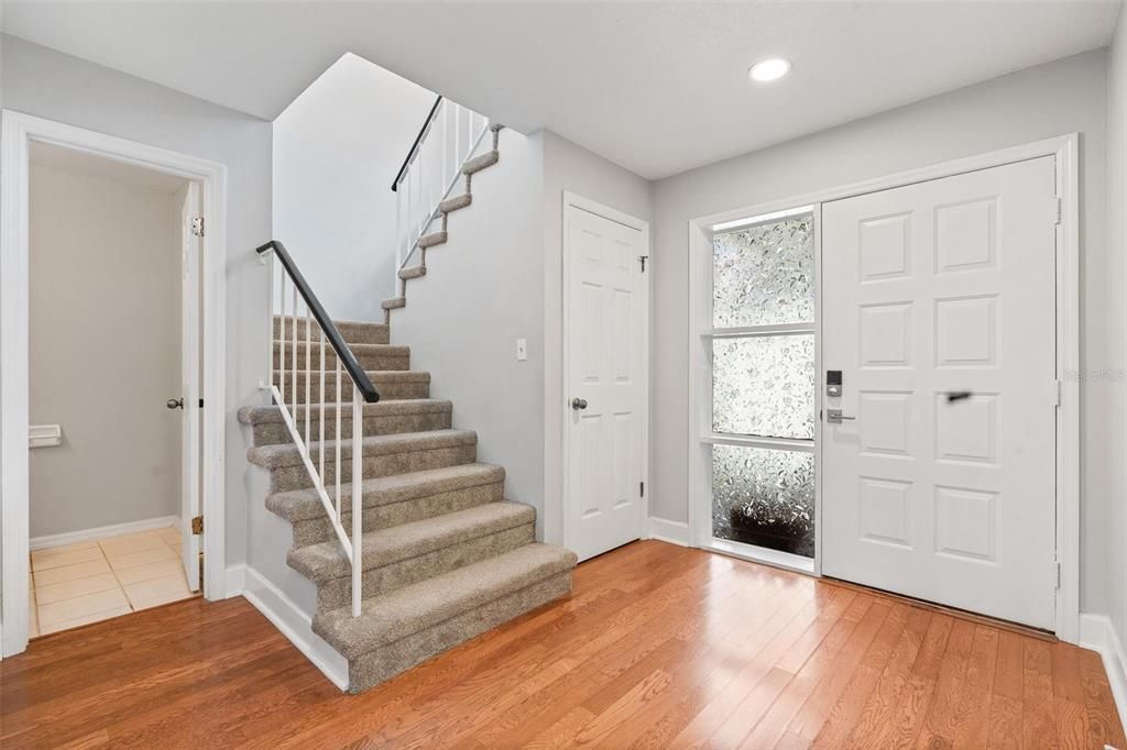 Под контрактом: $464,900 (3 спален, 2 ванн, 1670 Квадратных фут)