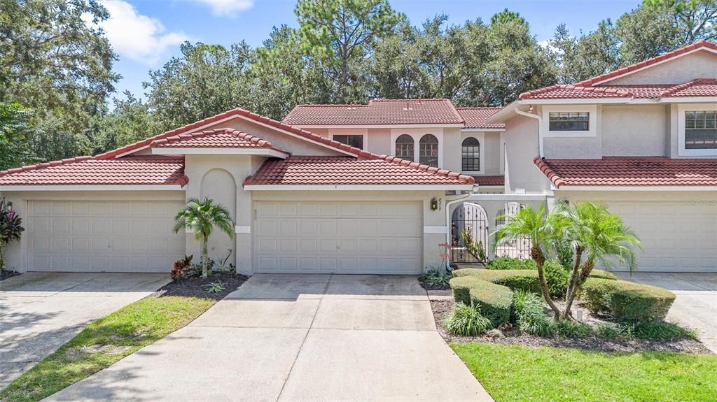 Под контрактом: $464,900 (3 спален, 2 ванн, 1670 Квадратных фут)