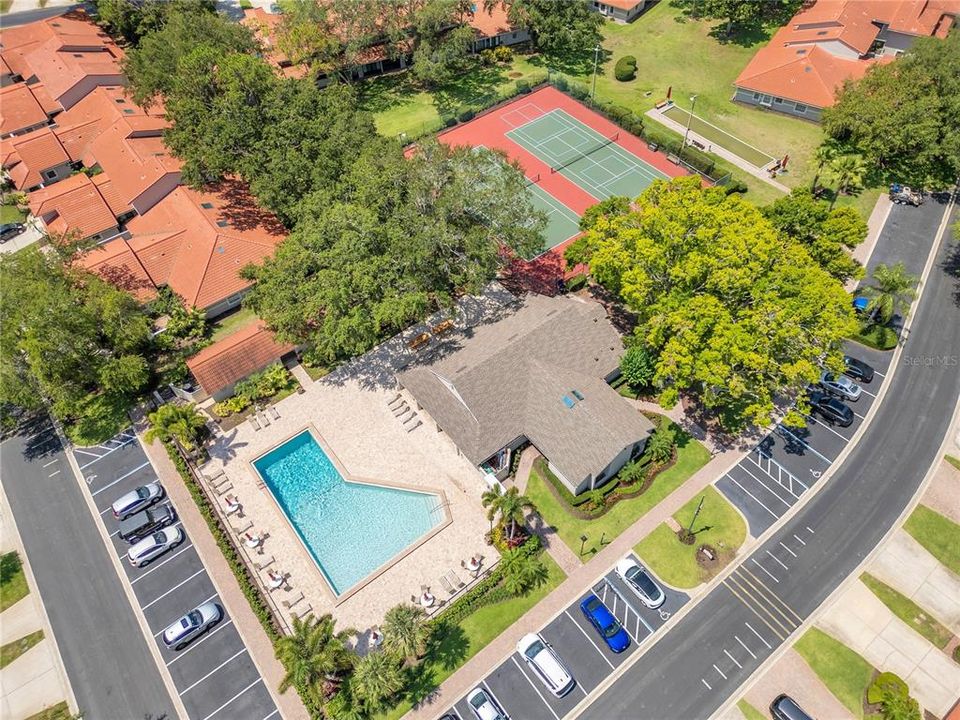 Под контрактом: $464,900 (3 спален, 2 ванн, 1670 Квадратных фут)