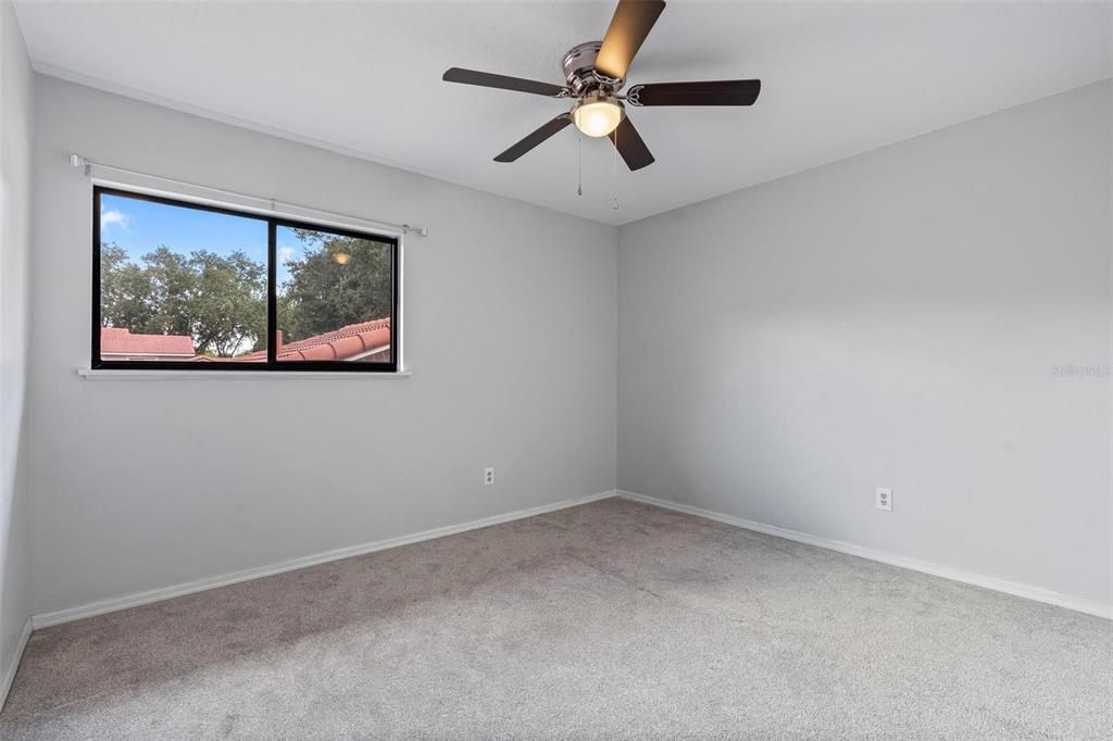 Под контрактом: $464,900 (3 спален, 2 ванн, 1670 Квадратных фут)