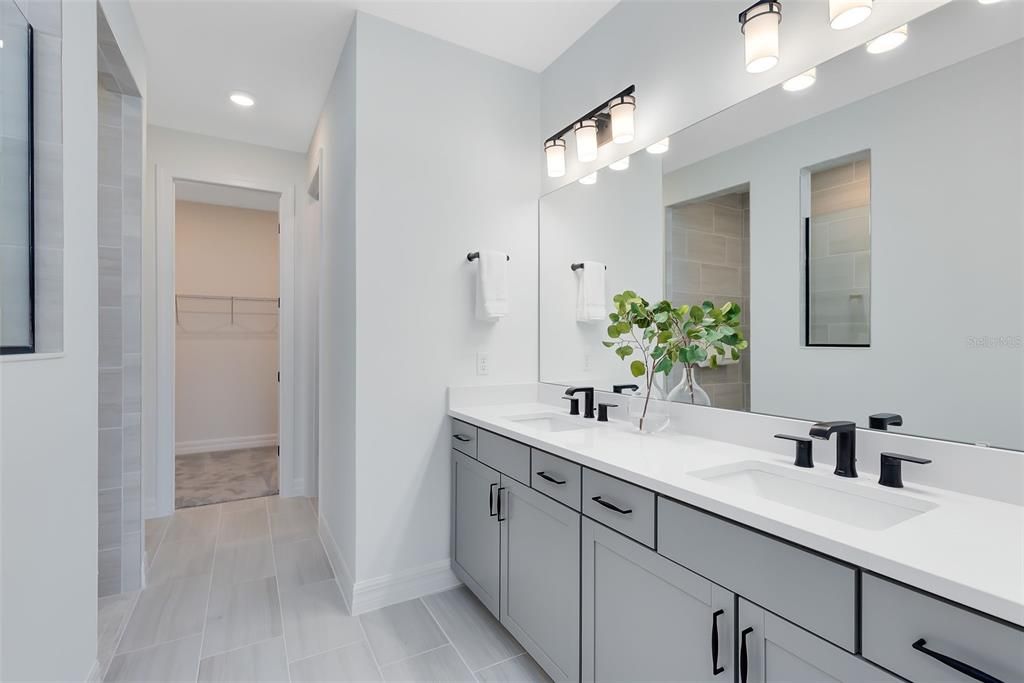 Под контрактом: $724,990 (3 спален, 2 ванн, 1935 Квадратных фут)