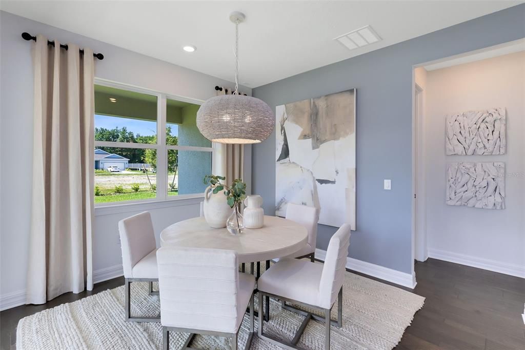 Под контрактом: $724,990 (3 спален, 2 ванн, 1935 Квадратных фут)