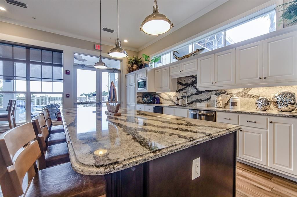 待售: $635,900 (2 贝兹, 2 浴室, 1384 平方英尺)