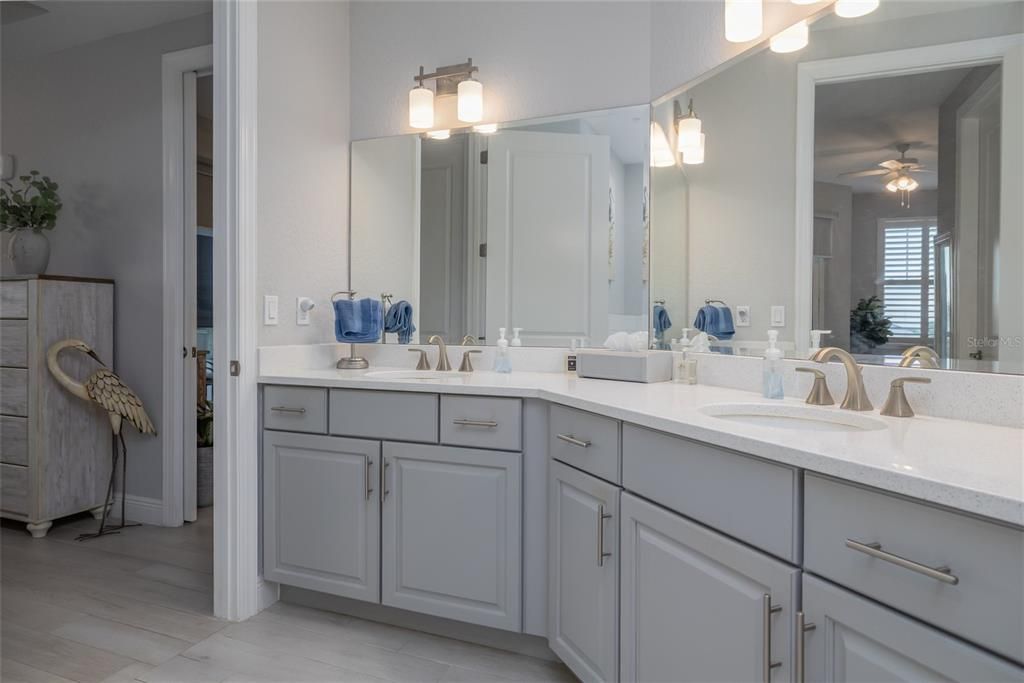 待售: $635,900 (2 贝兹, 2 浴室, 1384 平方英尺)