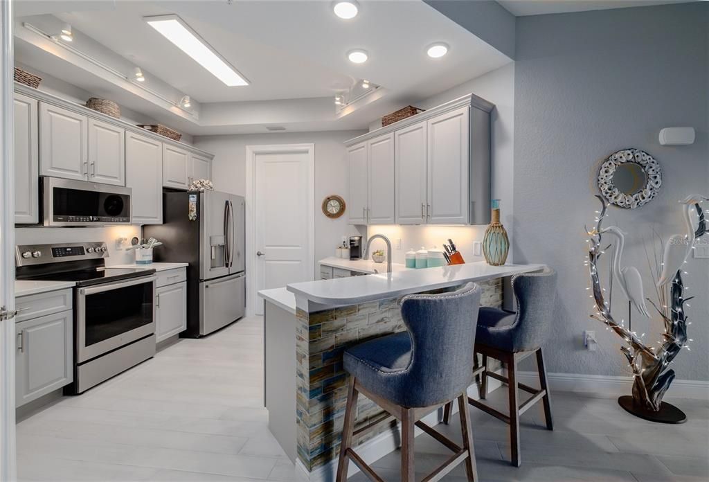 待售: $635,900 (2 贝兹, 2 浴室, 1384 平方英尺)