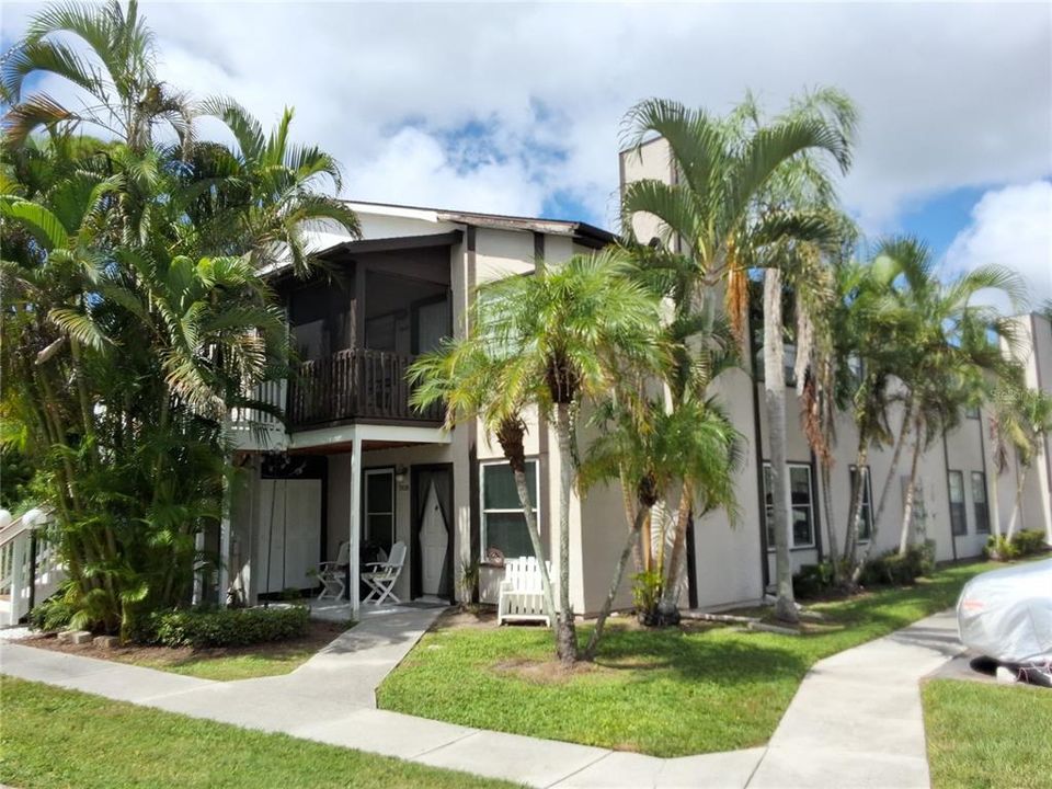 Activo con contrato: $149,999 (2 camas, 2 baños, 912 Pies cuadrados)