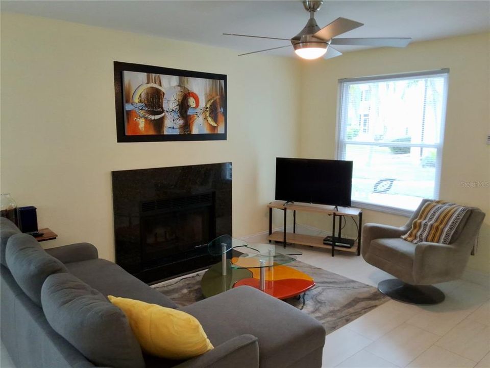 Activo con contrato: $149,999 (2 camas, 2 baños, 912 Pies cuadrados)