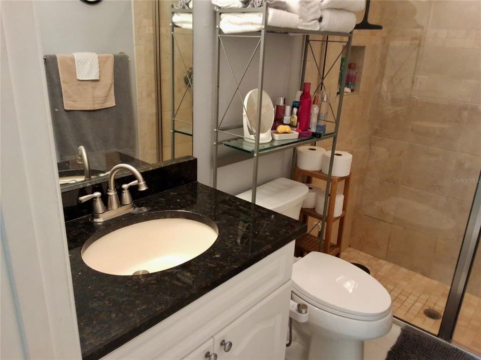 Activo con contrato: $149,999 (2 camas, 2 baños, 912 Pies cuadrados)