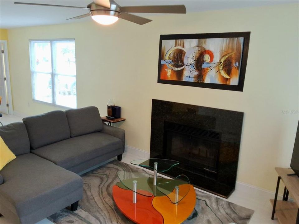 Activo con contrato: $149,999 (2 camas, 2 baños, 912 Pies cuadrados)