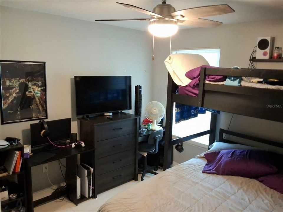 Activo con contrato: $149,999 (2 camas, 2 baños, 912 Pies cuadrados)