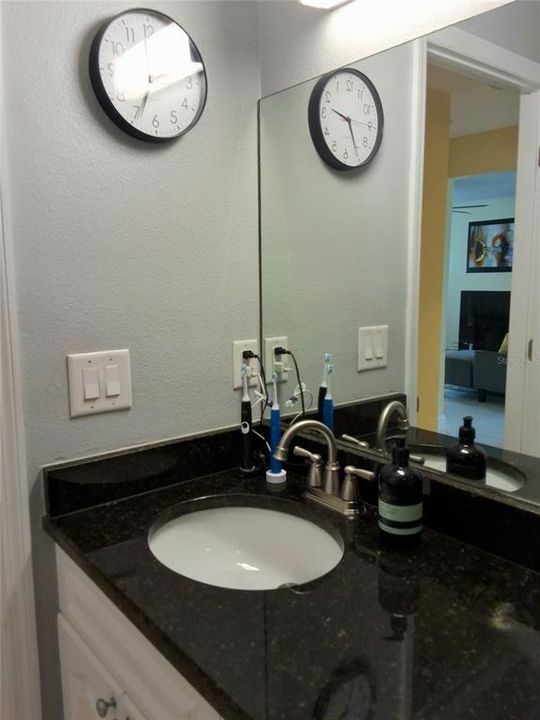 Activo con contrato: $149,999 (2 camas, 2 baños, 912 Pies cuadrados)