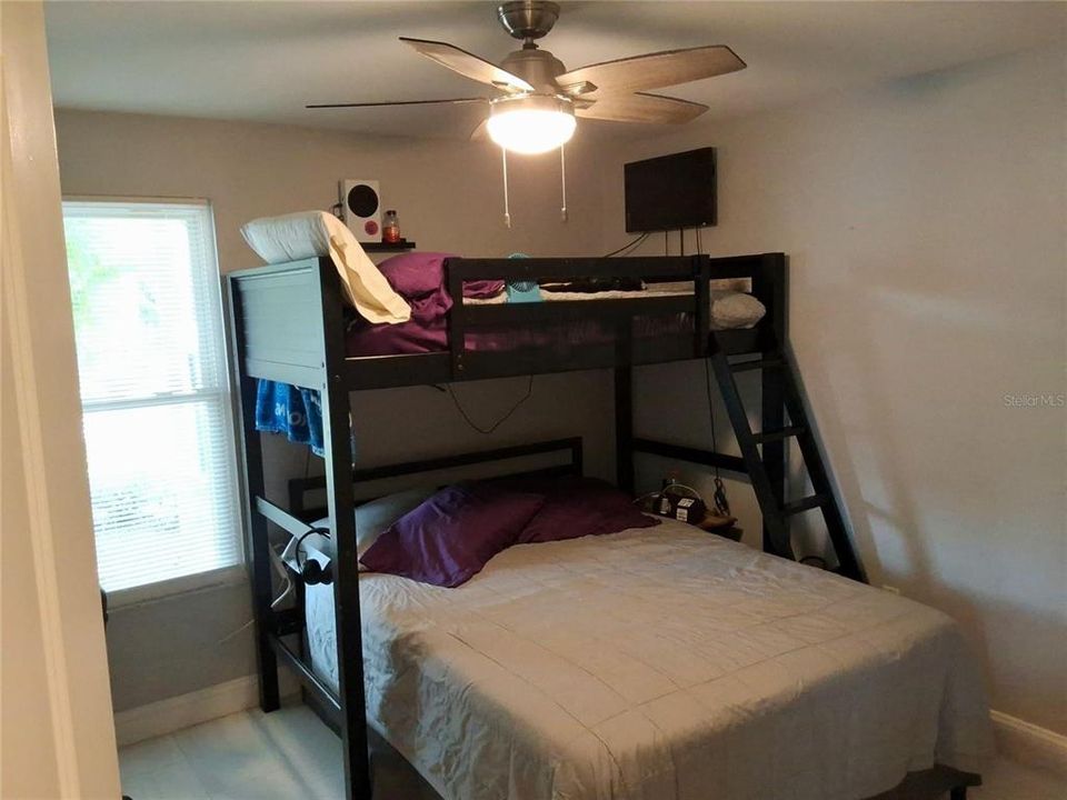 Activo con contrato: $149,999 (2 camas, 2 baños, 912 Pies cuadrados)