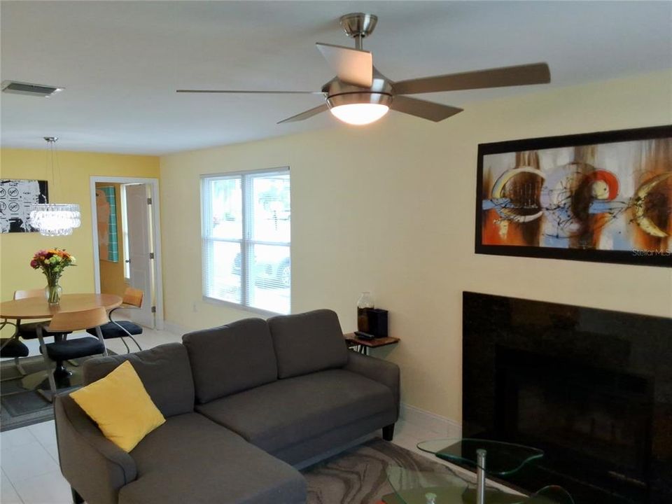 Activo con contrato: $149,999 (2 camas, 2 baños, 912 Pies cuadrados)