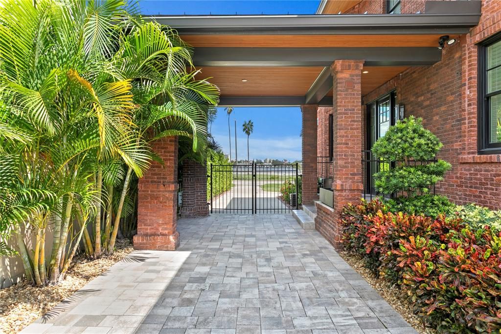 For Sale: $5,100,000 (5 beds, 5 baths, 5061 Square Feet)