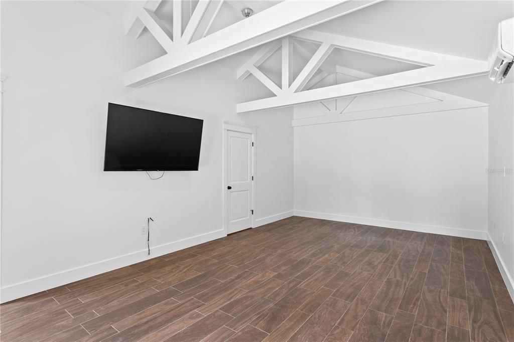 For Sale: $5,100,000 (5 beds, 5 baths, 5061 Square Feet)