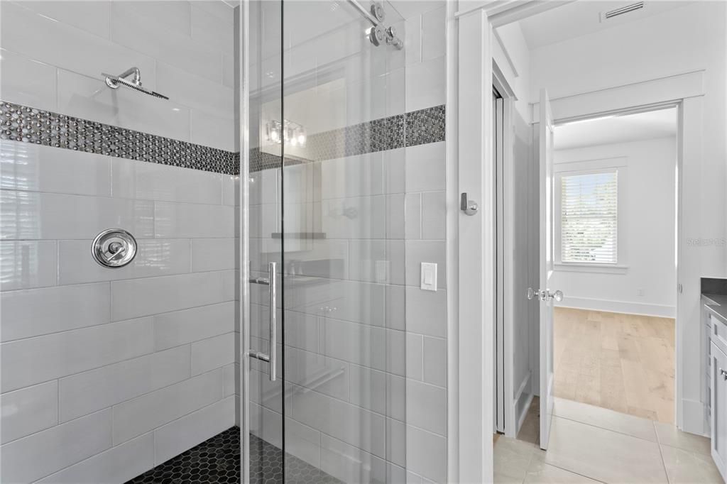 For Sale: $5,100,000 (5 beds, 5 baths, 5061 Square Feet)