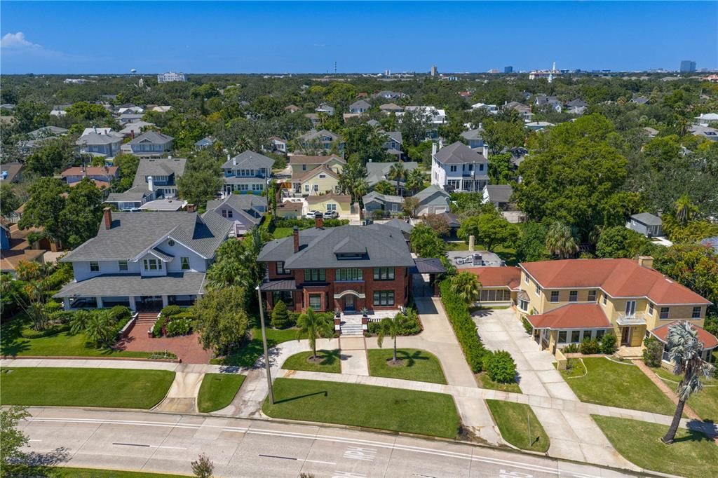 For Sale: $5,100,000 (5 beds, 5 baths, 5061 Square Feet)