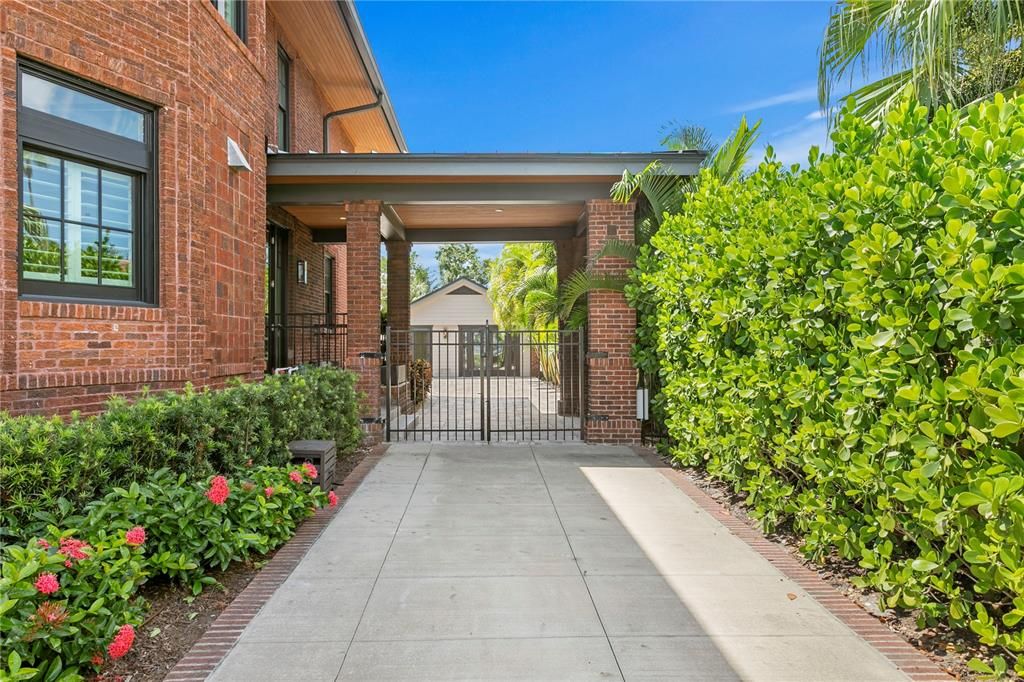 For Sale: $5,100,000 (5 beds, 5 baths, 5061 Square Feet)