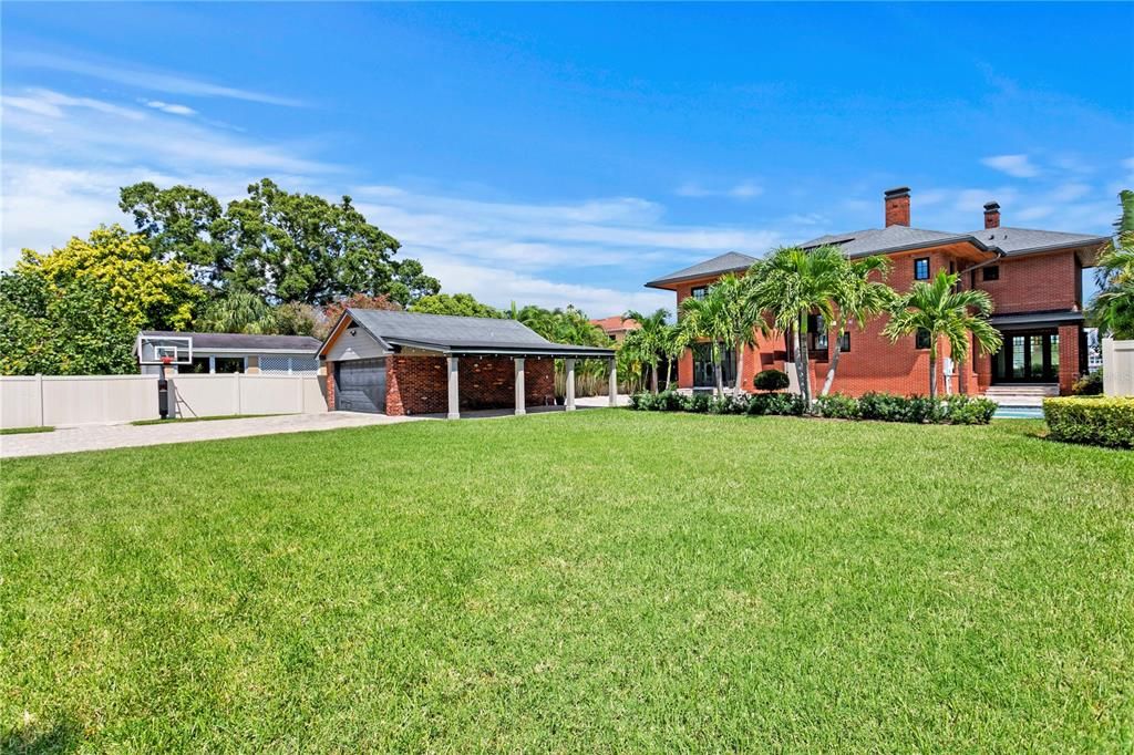 For Sale: $5,100,000 (5 beds, 5 baths, 5061 Square Feet)