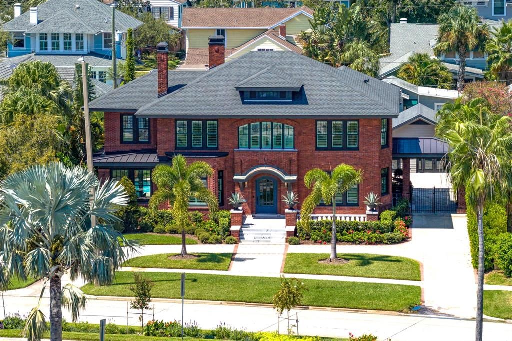 For Sale: $5,100,000 (5 beds, 5 baths, 5061 Square Feet)