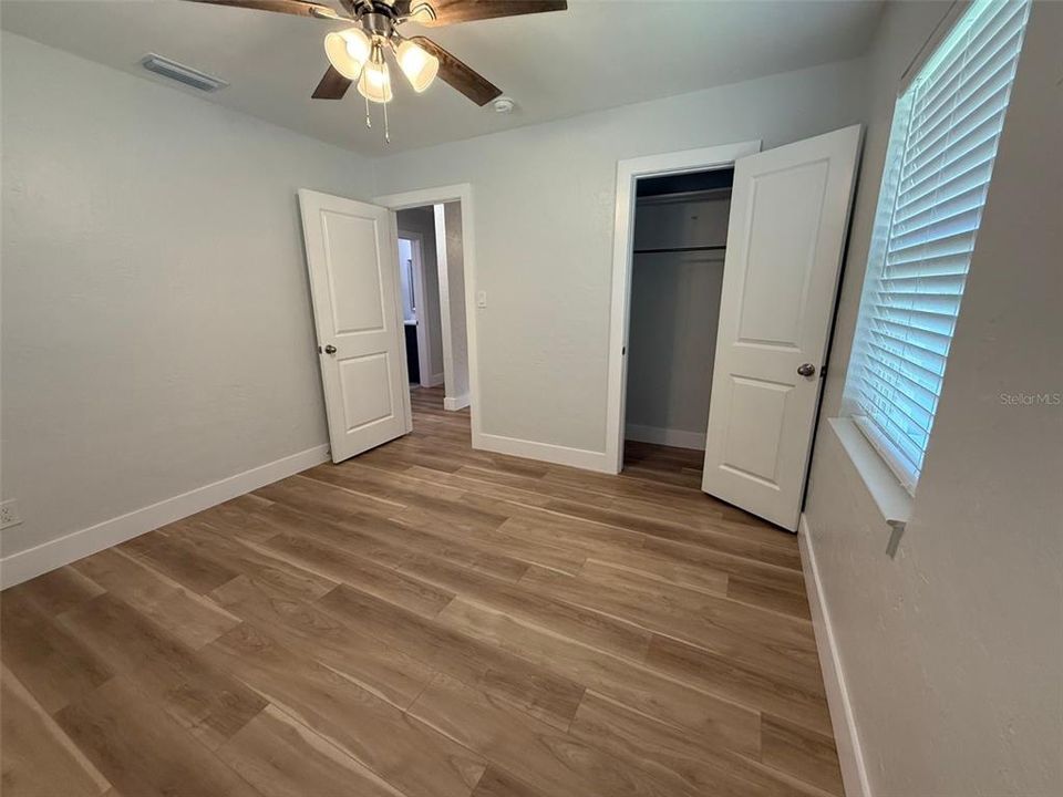 Activo con contrato: $2,299 (3 camas, 1 baños, 1174 Pies cuadrados)