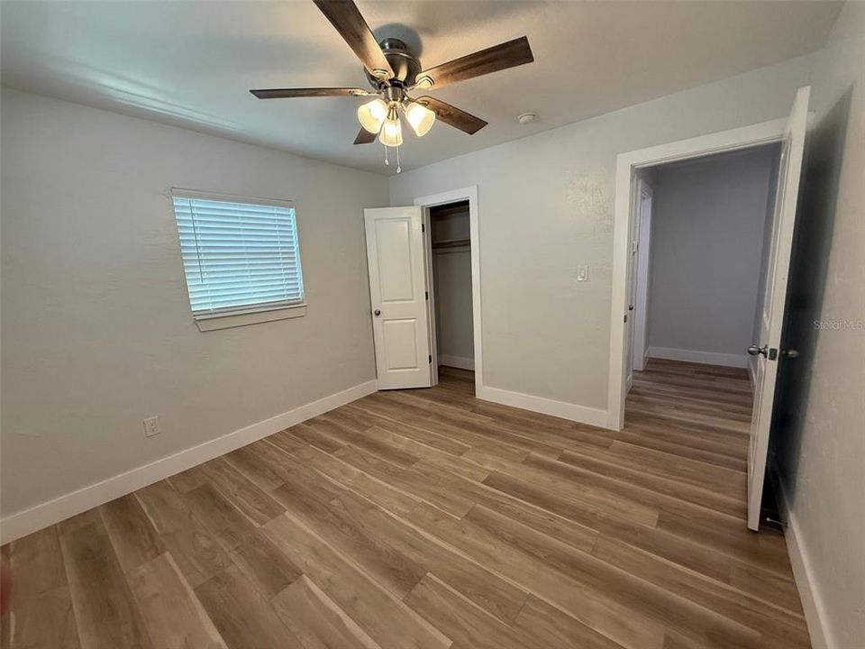 Activo con contrato: $2,299 (3 camas, 1 baños, 1174 Pies cuadrados)