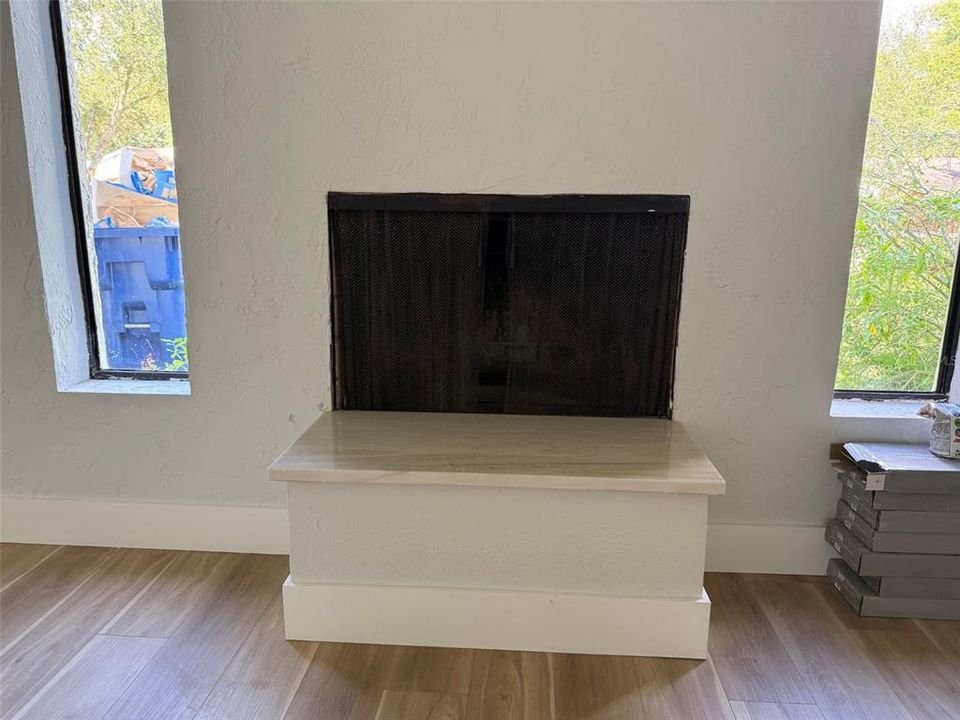 Activo con contrato: $2,299 (3 camas, 1 baños, 1174 Pies cuadrados)