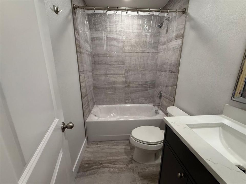 Activo con contrato: $2,299 (3 camas, 1 baños, 1174 Pies cuadrados)