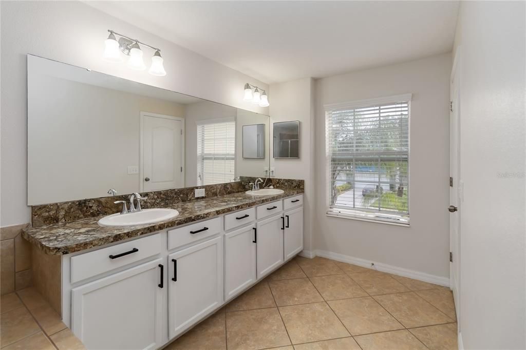 Active With Contract: $365,000 (3 beds, 2 baths, 2319 Square Feet)